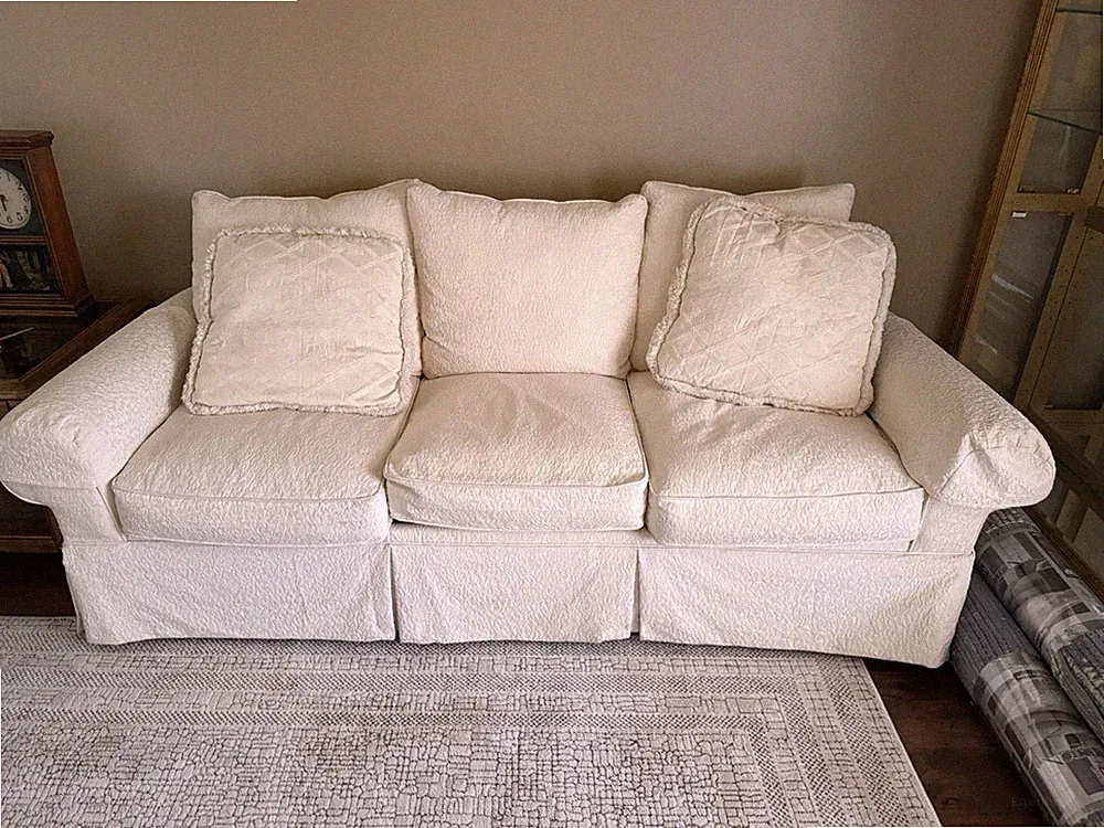Lane Interline Collection Sofa – Excellent Condition – Cream/Ivory