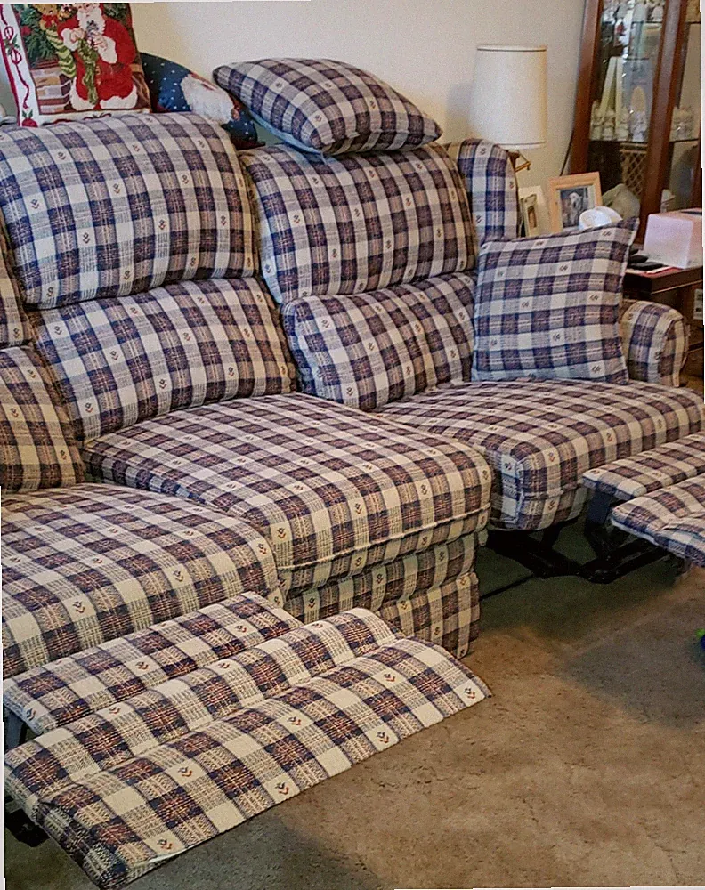 Lightly used Lane Elegant Dual Reclining Sofa 76x36x38 Non-smoker